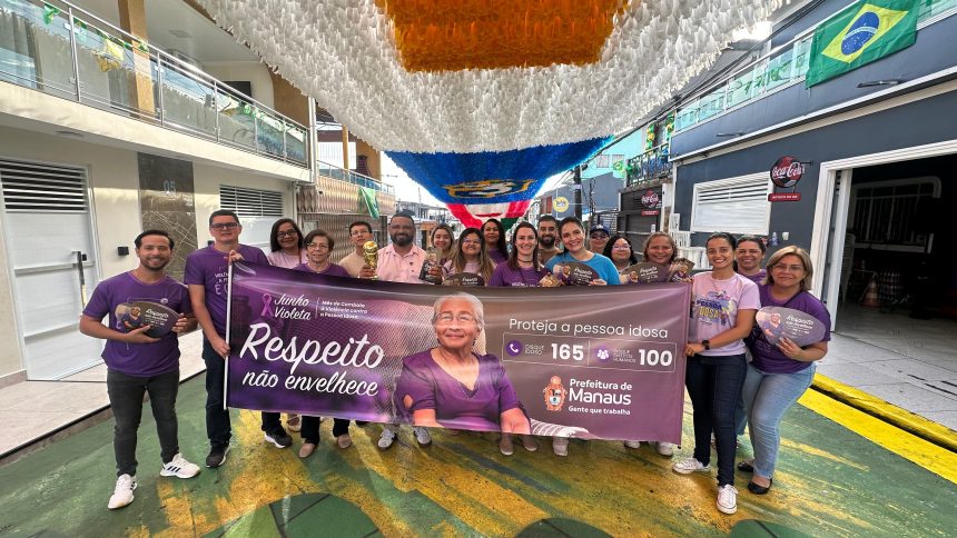 Campanha Junho Violeta mobiliza população em ruas de Manaus para enfrentar violência contra a pessoa idosa