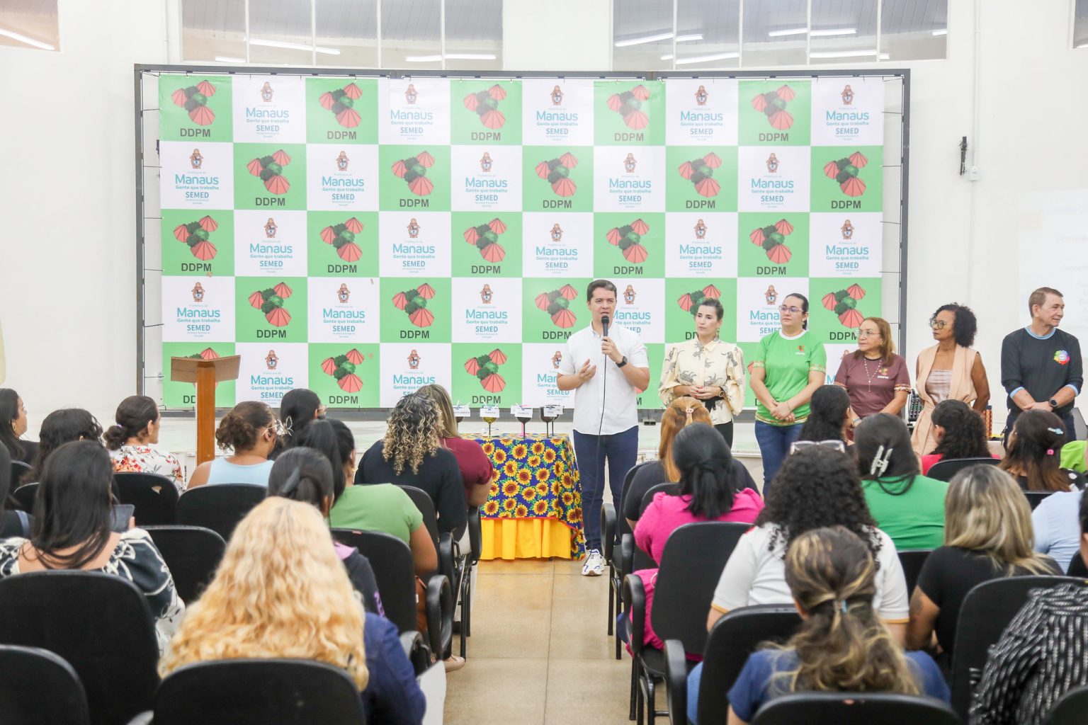 Manaus integra 155 novos apoios escolares para reforçar atendimento da educação especial na rede municipal