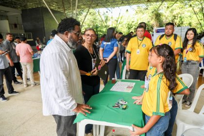 Prefeitura de Manaus apresenta 42 trabalhos na Feira Amazonense de Matemática da Ufam no Japiim