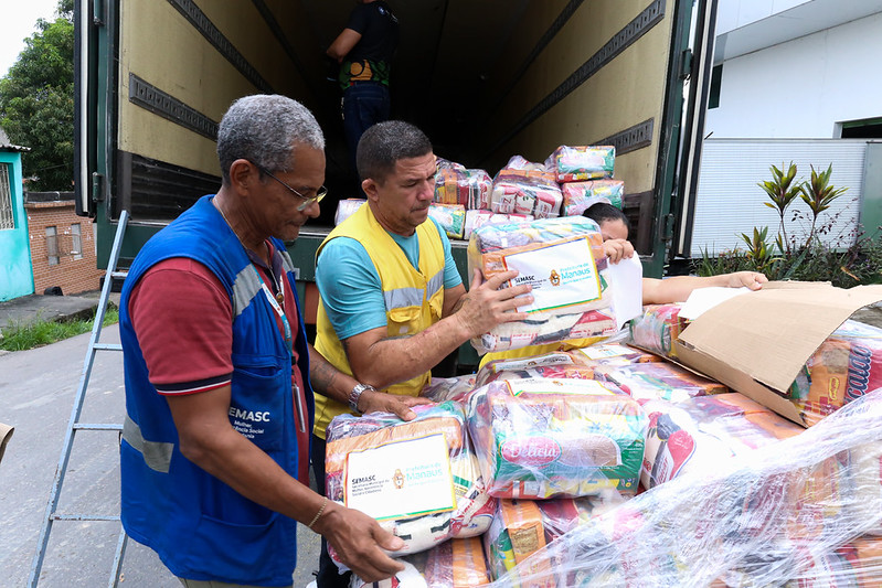 Prefeitura de Manaus inicia carregamento de ajuda humanitária para vítimas do terremoto na Venezuela com apoio do Exército