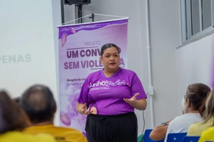 Sejusc realiza palestra do projeto Um Convívio Sem Violência na FUnATI durante Junho Violeta em Manaus