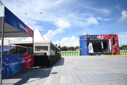 Praça Gastronômica do Festival de Parintins reúne 14 barracas e fortalece o turismo gastronômico no centro