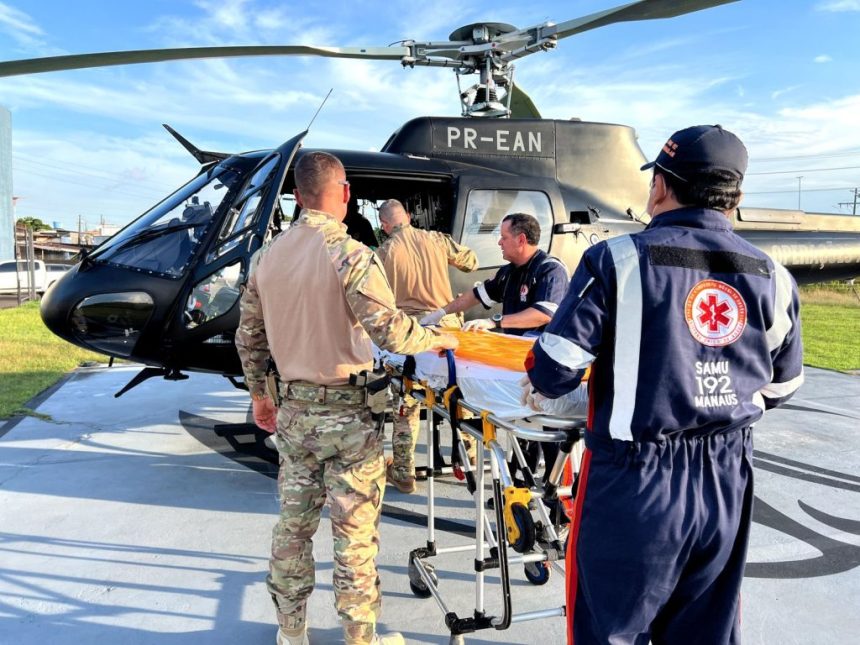 Resgate aeromédico do DIOA atende homem ferido após queda de açaizeiro a 90 quilômetros de Manaus