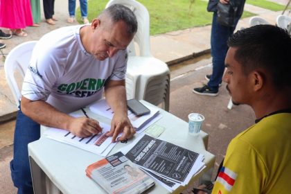 Detran-AM registra 495 atendimentos e entrega 215 kits de segurança no Careiro Castanho durante Governo Presente