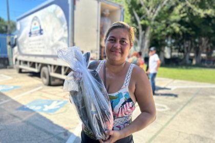 ADS faz doação de pescado e distribui seis toneladas a moradores da zona leste de Manaus