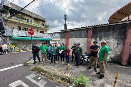 Prefeitura de Manaus aplica multa por descarte irregular e identifica falta de licença ambiental em estabelecimento