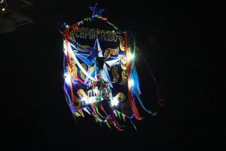 Boi Caprichoso encerra apresentações no 59º Festival de Parintins com tema Norte Brasil e rituais indígenas