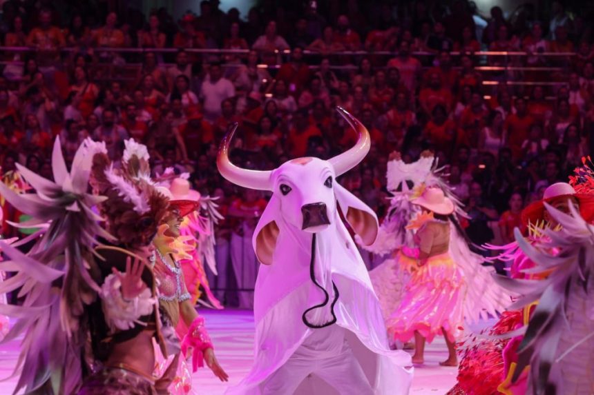 Festival de Parintins 2026 e Boi Garantido encerram primeira noite com espetáculo que destacou ancestralidade indígena e união dos povos