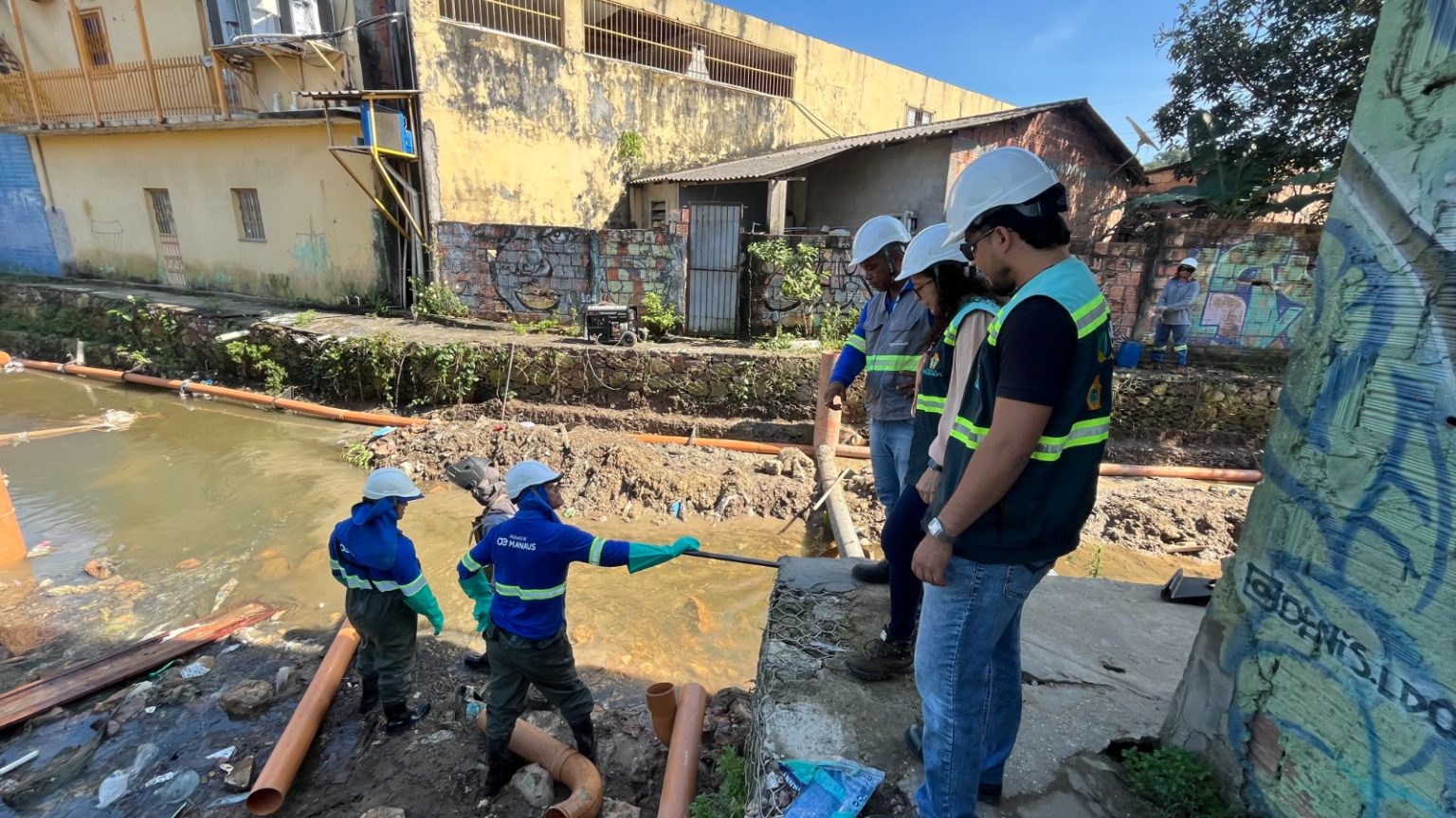 Ageman vistoria obras de esgotamento sanitário no beco São Vicente e amplia cobertura de saneamento em Manaus