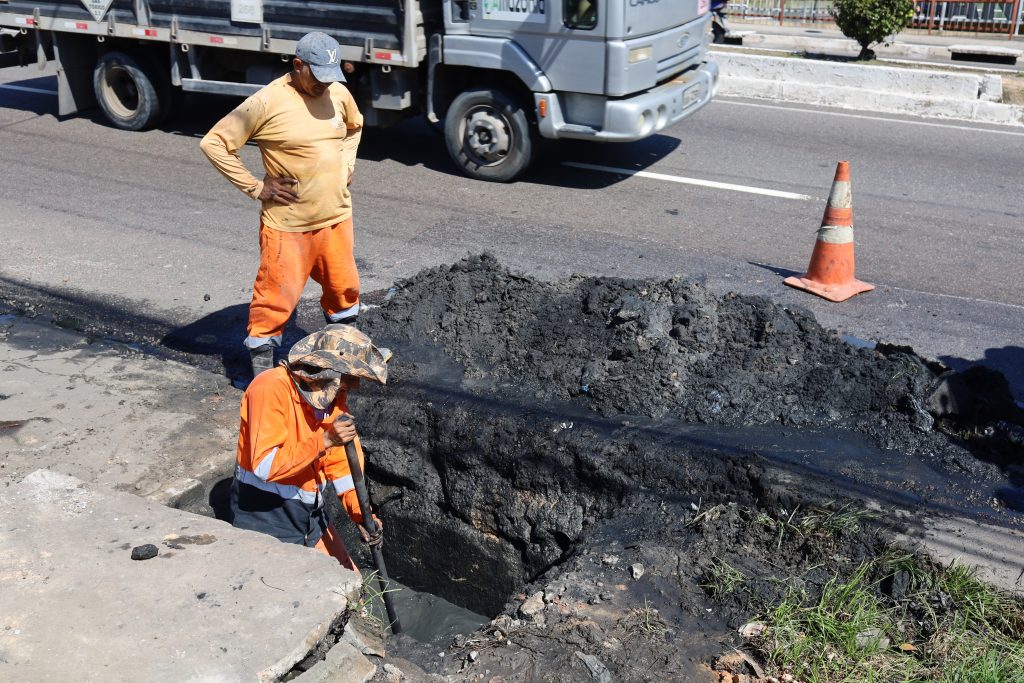Prefeitura de Manaus inicia obras de drenagem e recuperação asfáltica na avenida Rodrigo Otávio para reduzir alagamentos