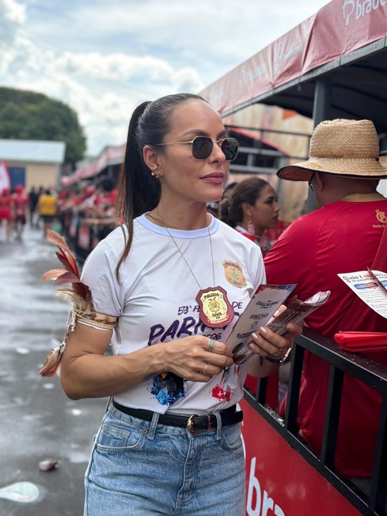 PC-AM realiza ação de conscientização sobre prevenção à violência nas filas do Bumbódromo em Parintins