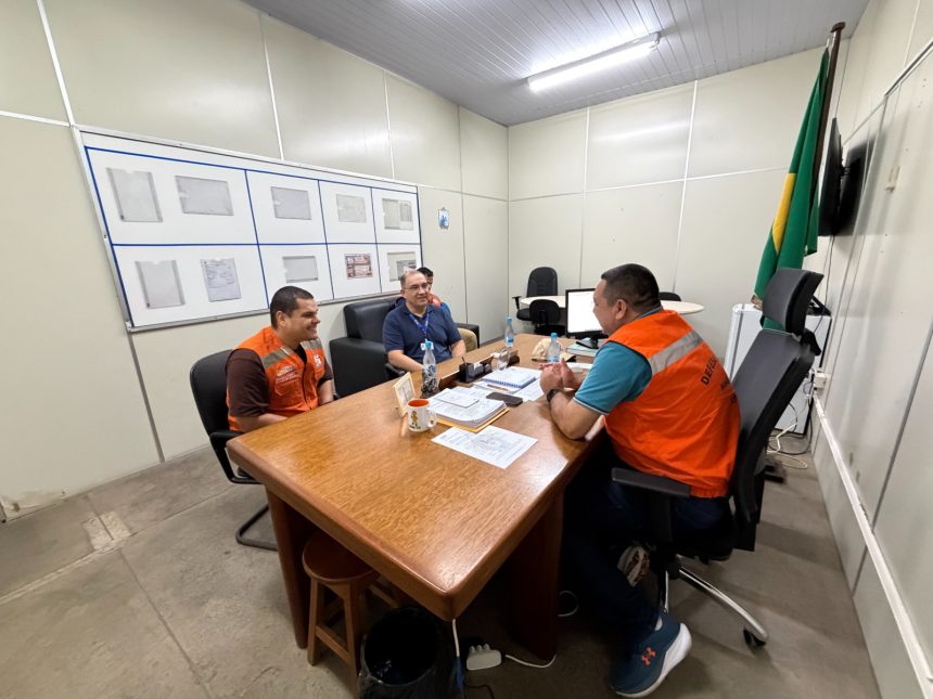 Defesa Civil e UEA ampliam parceria para monitoramento da qualidade do ar em Manaus