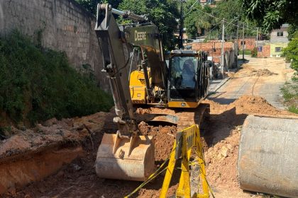 Prefeitura de Manaus realiza recuperação da rede de drenagem profunda na rua Betumirim após chuvas intensas