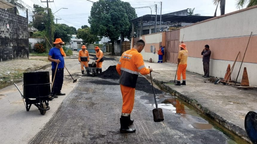 Prefeitura de Manaus avança com manutenção asfáltica na rua Rio Mutuzinho em Armando Mendes