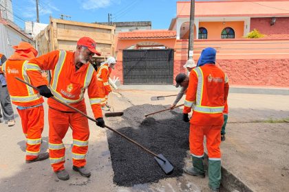 Prefeitura de Manaus realiza manutenção asfáltica na rua Umarizal para recuperar trecho em Santo Antônio