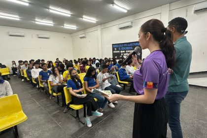 Prefeitura de Manaus promove Junho Violeta nas escolas para proteger a pessoa idosa e seus direitos