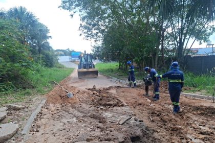 Prefeitura de Manaus multa Águas de Manaus por obra irregular sem licenciamento no Lírio do Vale
