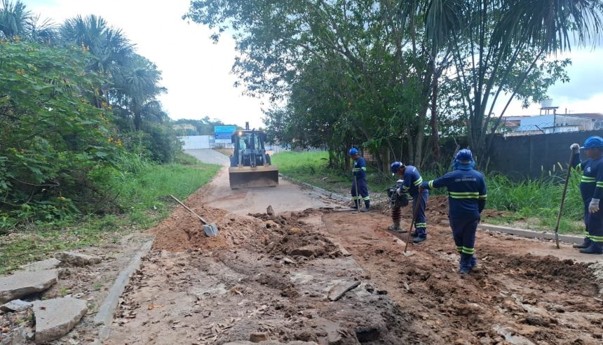 Prefeitura de Manaus multa Águas de Manaus por obra irregular sem licenciamento no Lírio do Vale