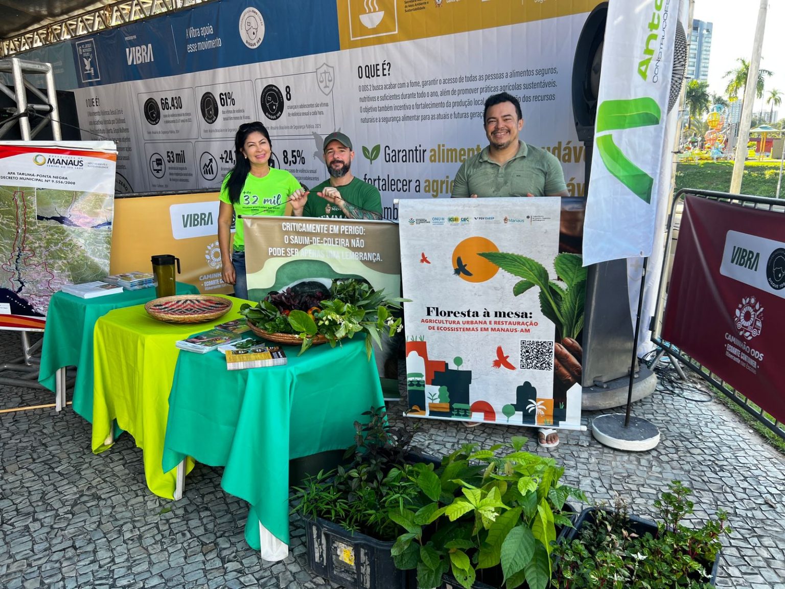 Caminhão ODS leva doação de mudas e educação ambiental a Ponta Negra em ação da Semmas durante Junho Verde