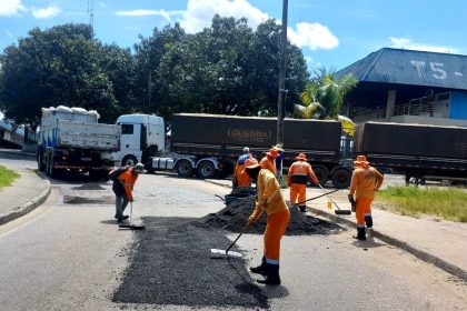 Prefeitura de Manaus realiza manutenção asfáltica na avenida Autaz Mirim para melhorar mobilidade na zona Leste