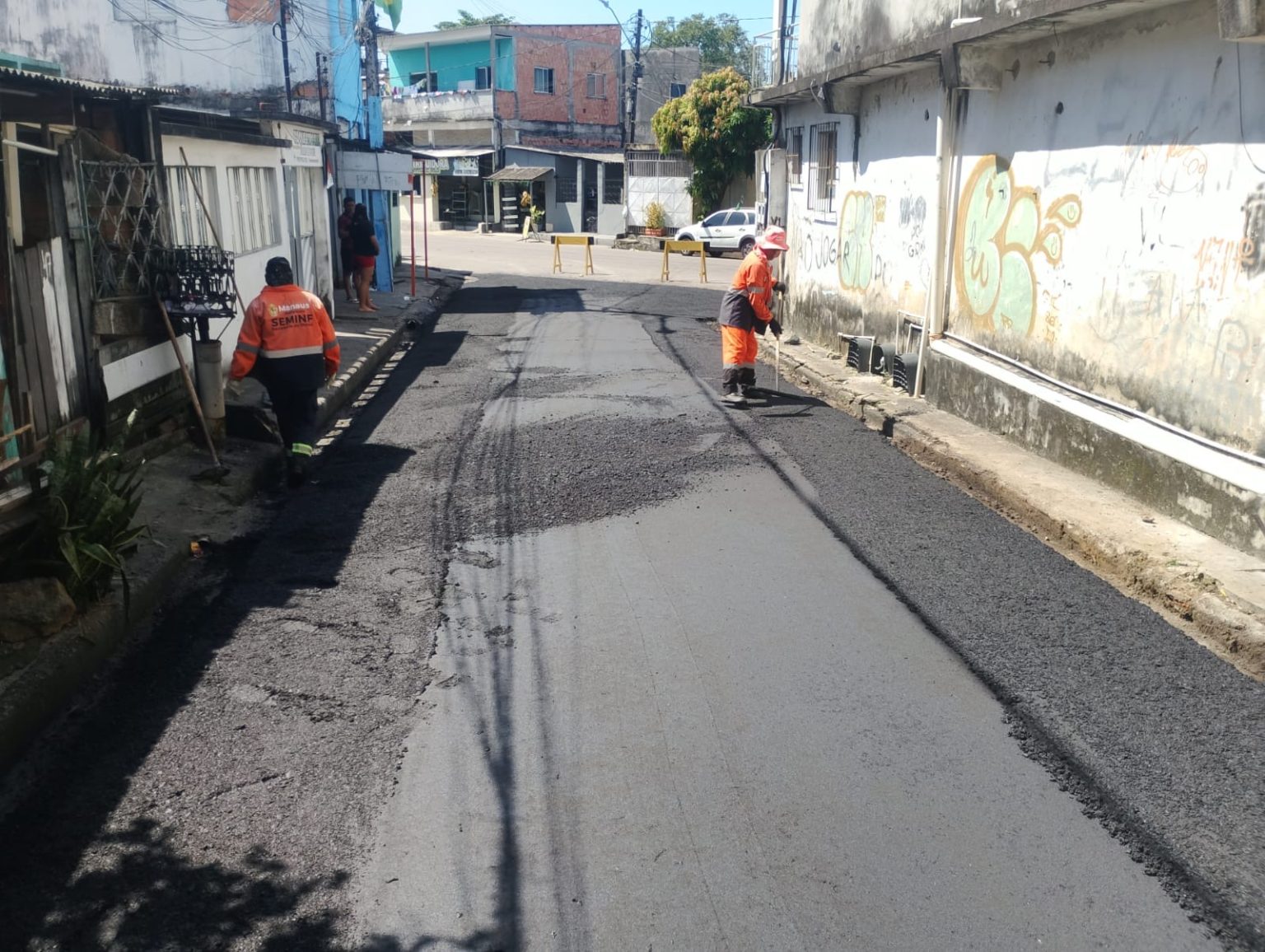 Recapeamento asfáltico na rua Domingos Leite em Manaus melhora mobilidade, conforto e segurança dos moradores
