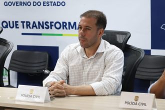 Forças de segurança apresentam prisões de envolvidos na morte do empresário em Manaus e seguem buscas pelo foragido