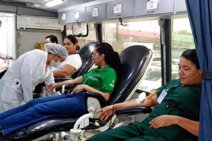 HPS Platão Araújo e Hemoam realizam mobilização para doação de sangue com Vampirão em Manaus para reforçar estoques