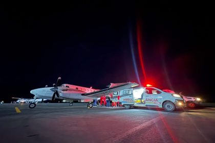 UTI aérea do Governo do Amazonas realiza remoção de pacientes graves de Parintins para Manaus com atendimento especializado
