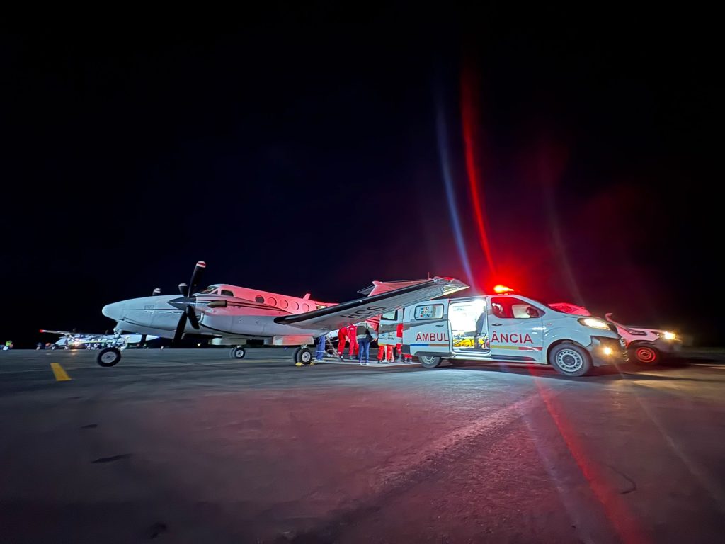 UTI aérea do Governo do Amazonas realiza remoção de pacientes graves de Parintins para Manaus com atendimento especializado