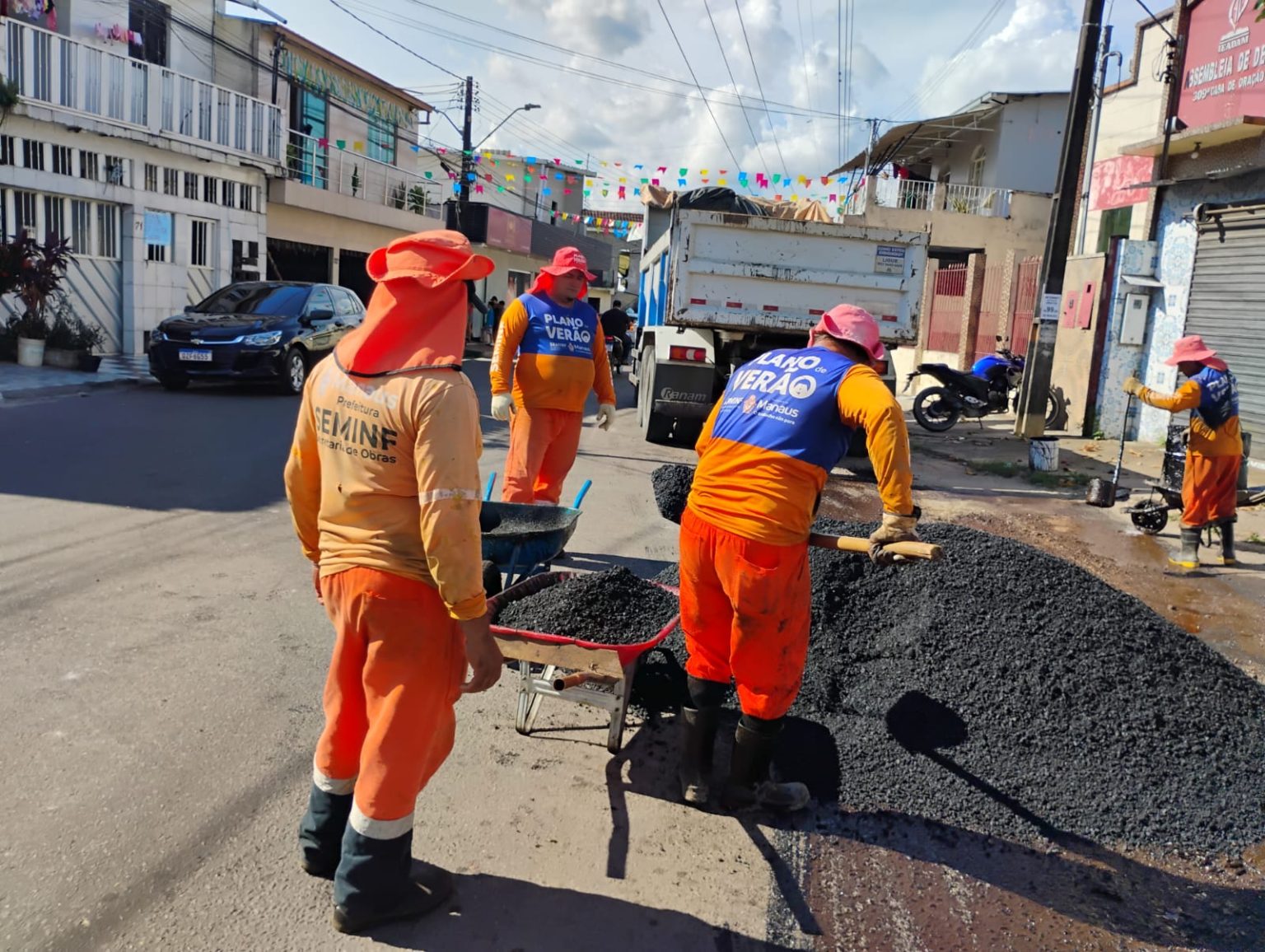 Recuperação asfáltica avança na rua Thomas Edson em Nova Esperança e amplia manutenção viária em Manaus