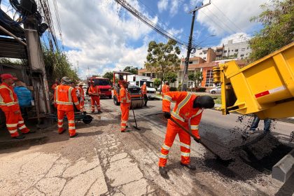 Prefeitura de Manaus intensifica manutenção asfáltica no Parque 10 de Novembro para recuperar vias de grande fluxo