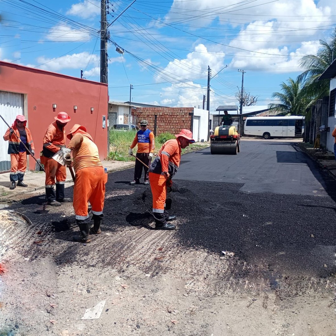 Prefeitura de Manaus realiza manutenção asfáltica na rua Paraná do Curari e amplia ações de infraestrutura na zona Oeste