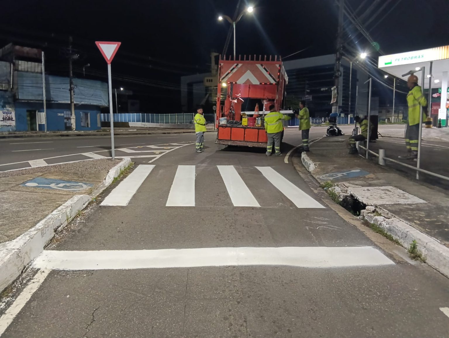 IMMU intensifica sinalização viária em Manaus com intervenções em várias zonas e vias principais da cidade
