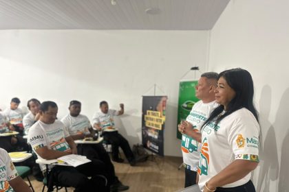 Escola de Transporte Inclusivo de Manaus treina motoristas e cobradores para atender pessoas com deficiência e idosos