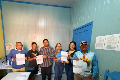 Idam entrega Cartões do Produtor Primário a mais de 40 agricultores indígenas na Terra Lago Maraã em Lábrea