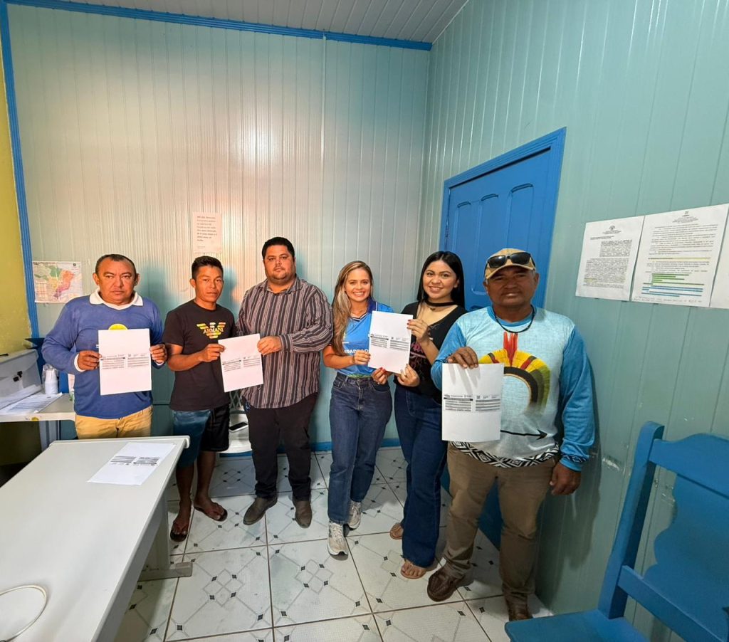 Idam entrega Cartões do Produtor Primário a mais de 40 agricultores indígenas na Terra Lago Maraã em Lábrea