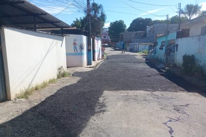 Prefeitura de Manaus conclui recuperação asfáltica da rua El Shaday e melhora trafegabilidade no Nova Cidade