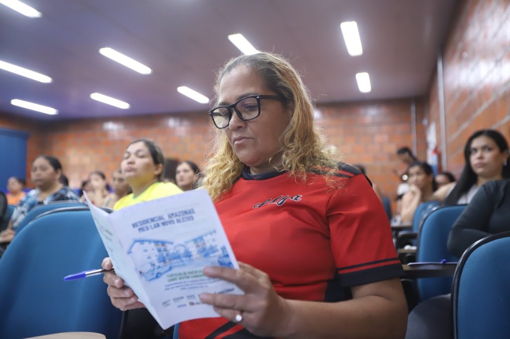 Governo do Amazonas promove curso de gestão condominial para pré-selecionados do Residencial Novo Aleixo