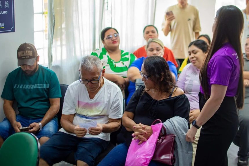 Sejusc promove ação do Junho Violeta em Manaus para prevenção da violência contra a pessoa idosa