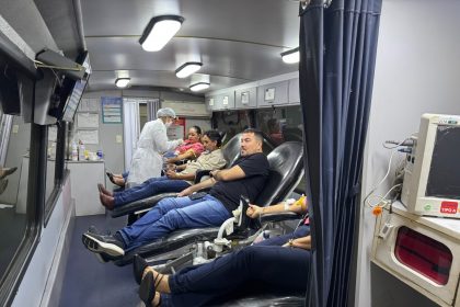 Prefeitura de Manaus promove doação de sangue entre servidores em ação para reforçar estoques nos bancos de sangue