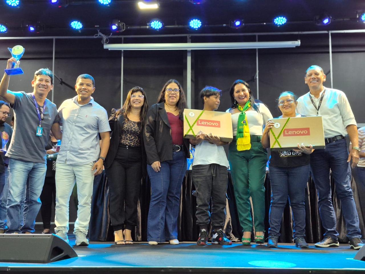Prefeitura de Manaus encerra 19ª Olimeja e premia estudantes da EJA com notebooks e tablets