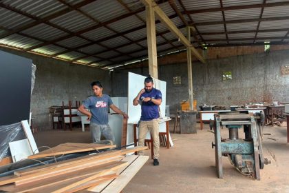 Idam e Ipaam entregam Licença Ambiental Única e regularizam meliponicultores em Boa Vista do Ramos