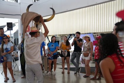 Visitação guiada ao Bumbódromo em Parintins ocorrerá de 24 a 28 de junho mediante agendamento