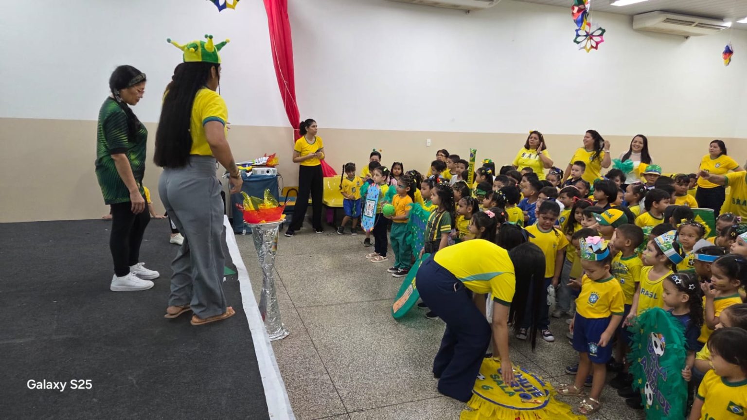 Festival Olímpico da Educação Infantil reúne cerca de 400 crianças no Cmei Odete Puga em Manaus durante programação da Copa 2026