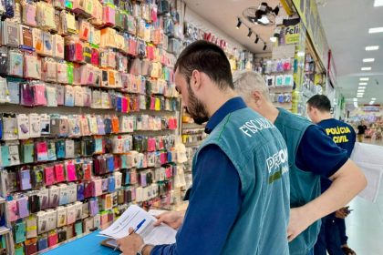 Operação em Manaus apreende mais de 2.800 produtos falsificados e autua estabelecimentos no bairro Manoa