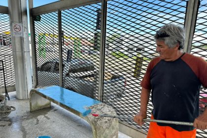 Prefeitura de Manaus substitui oito bancos por bancos de concreto na estação São Jorge e amplia durabilidade dos assentos