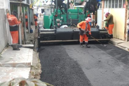 Prefeitura de Manaus conclui recapeamento asfáltico da rua Dom Marco Brito no Parque 10 de Novembro