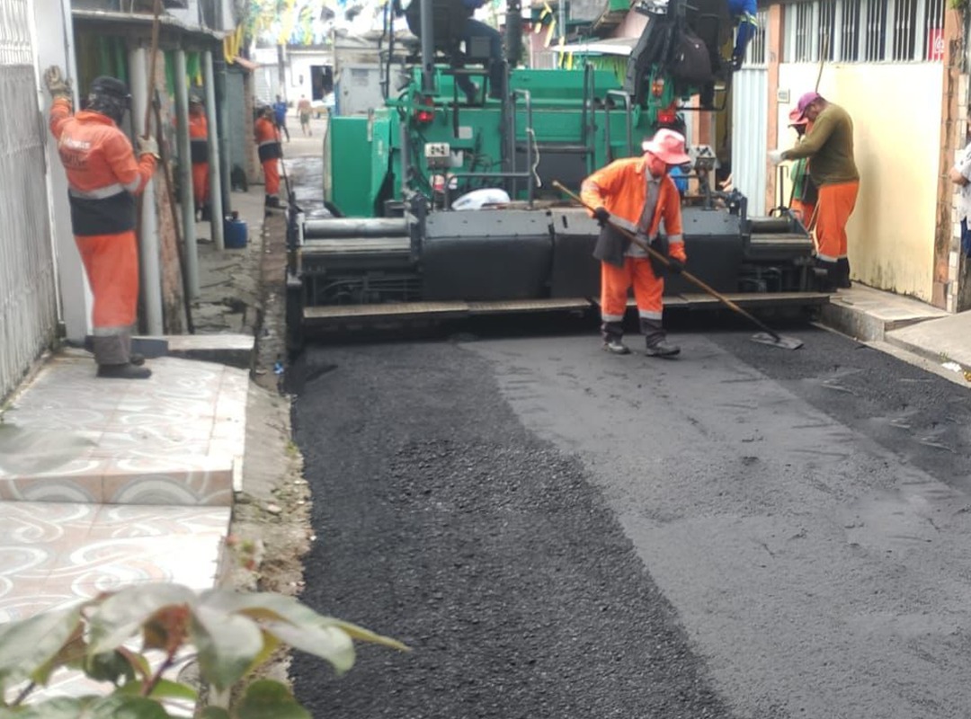 Prefeitura de Manaus conclui recapeamento asfáltico da rua Dom Marco Brito no Parque 10 de Novembro