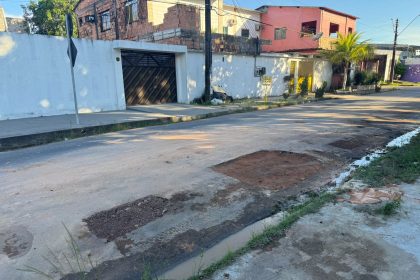 Ageman notifica Águas de Manaus para recomposição asfáltica na rua 11 do Planalto no prazo de 48 horas