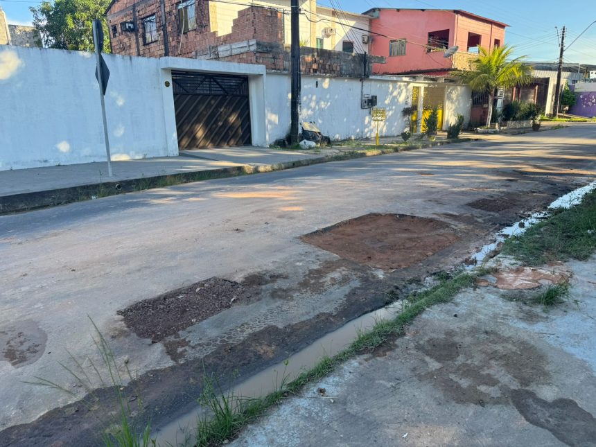 Ageman notifica Águas de Manaus para recomposição asfáltica na rua 11 do Planalto no prazo de 48 horas
